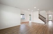 Photo - 23536 Silverwood St