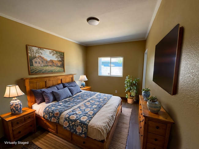 Building Photo - Newly Renovated 3 Bed, 3 Bath Ground Floor...