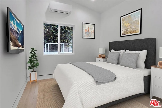 Photo - 5561 1/2 El Canon Ave