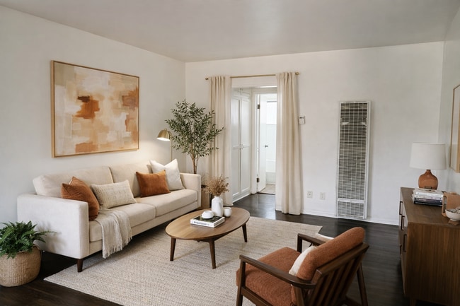 Building Photo - 6128 De Longpre Ave Unit Apartment 6