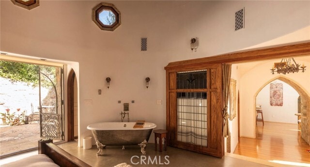 Photo - 8978 Wonderland Ave