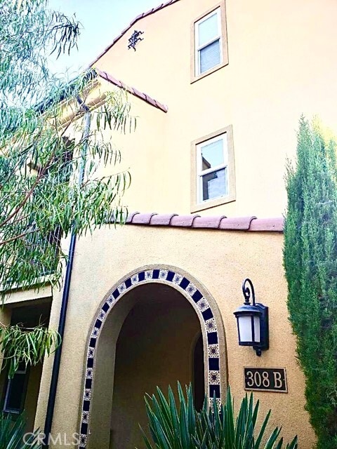 Building Photo - 308 S Arroyo Dr Unit B