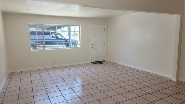 Photo - 5024 Santa Ana St