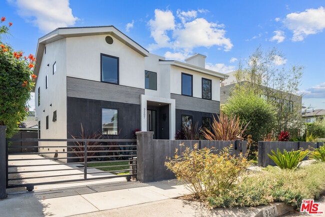Photo - 3207 Thatcher Ave