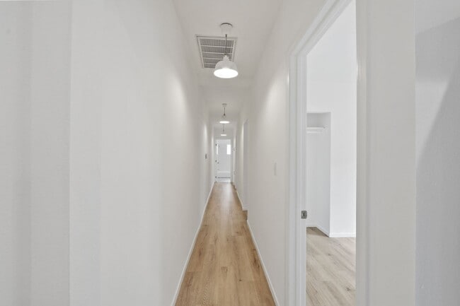 Photo - 2435 Houston St Unit 2433