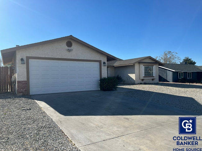 Building Photo - 4 Bedrooms 2 Bathroom home available in Victorville!!