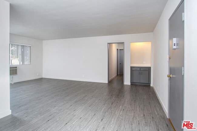 Photo - 450 S Los Robles Ave Unit 8