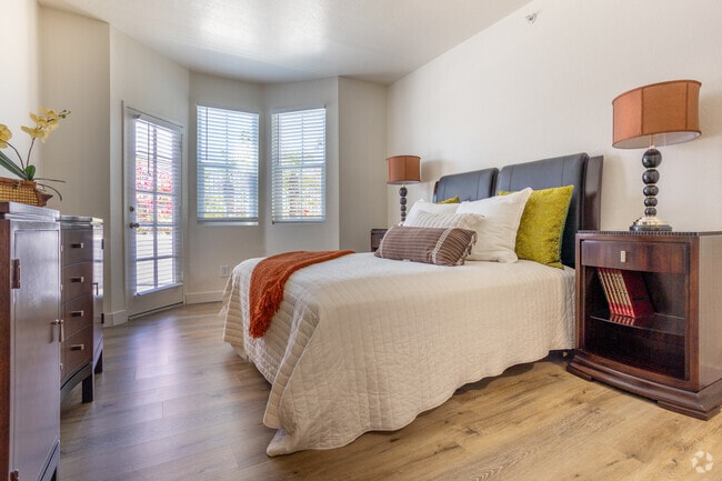 1BR, 1BA - 703SF - The Village at Heritage Place