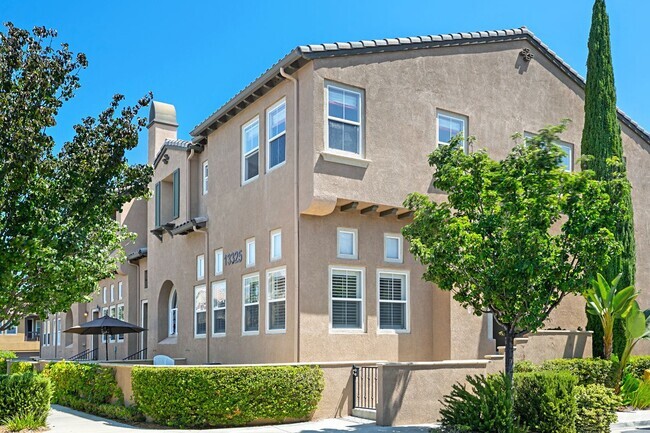 Building Photo - 13325 Via Costanza Rental