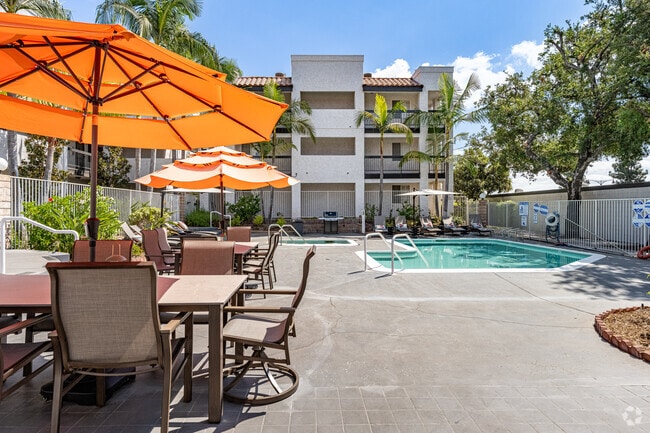 Building Photo - Huntington Oaks Village 55+ Senior Community