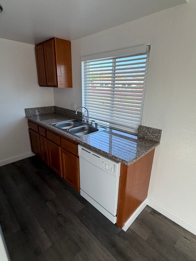 Building Photo - 8758 Lomita Dr Unit D