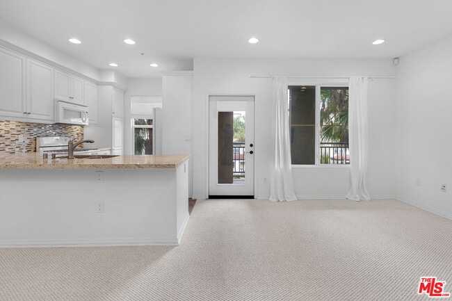 Building Photo - 6020 S Seabluff Dr Unit 301 Rental