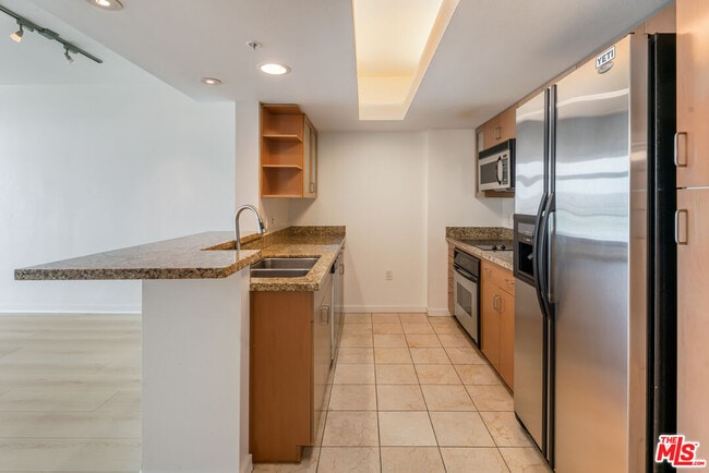 Photo - 13700 Marina Pointe Dr Unit 721