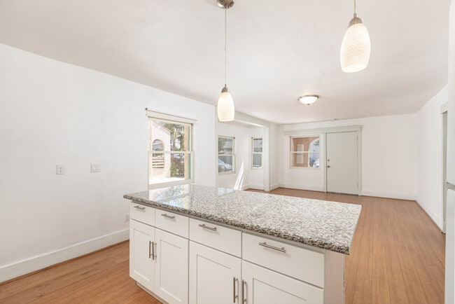 Photo - 1349 N Citrus Ave