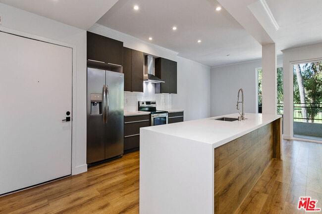 Photo - 12320 Montana Ave Unit 201