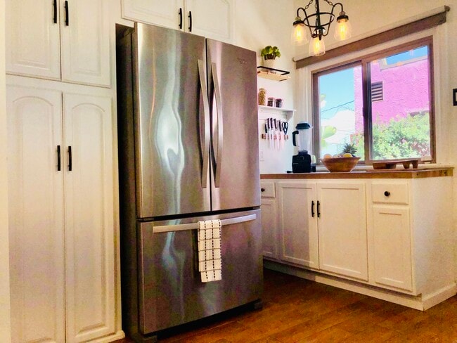 Photo - 2919 W 75th St