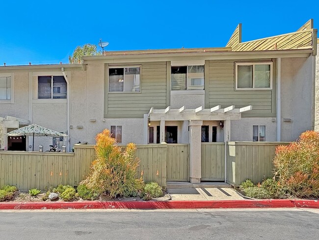 Building Photo - Spacious 3B/2.5BA Multi-Level Home in Redwood Village with Attached Garage, Private Patio & Commu...