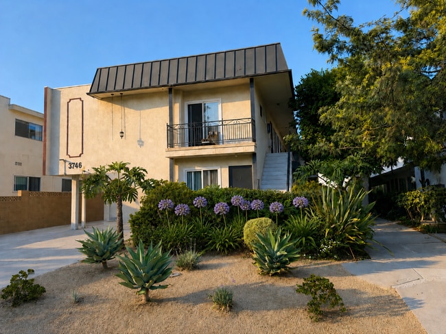 Building Photo - 3746 S Canfield Ave