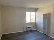 Photo - Villa Tarzana Apartments