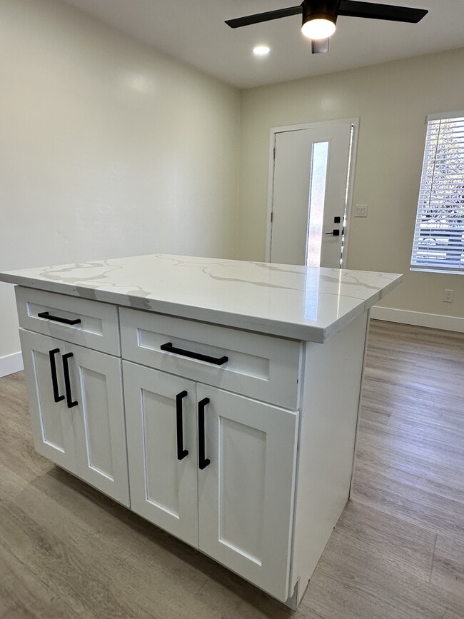 Photo - 4311 Dwight St