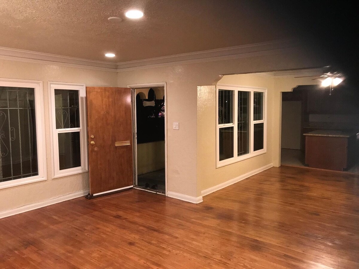 Photo - 3520 W 59th Pl House