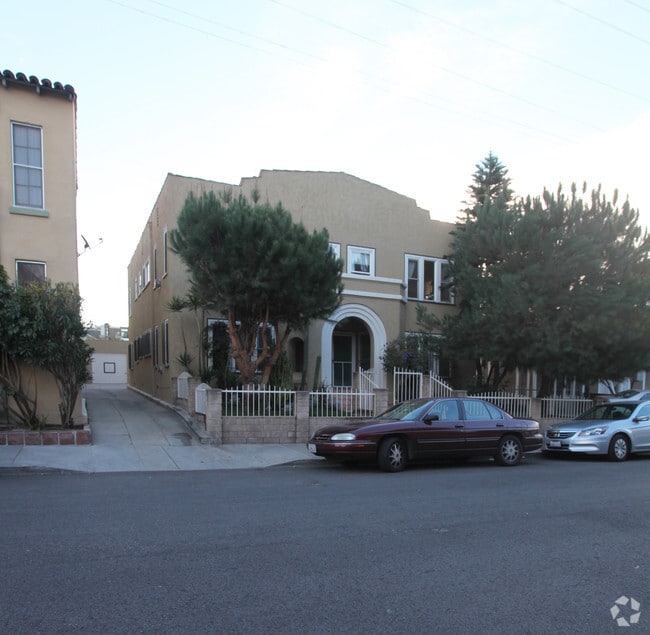 Primary Photo - 1842 Mariposa Ave Apartments