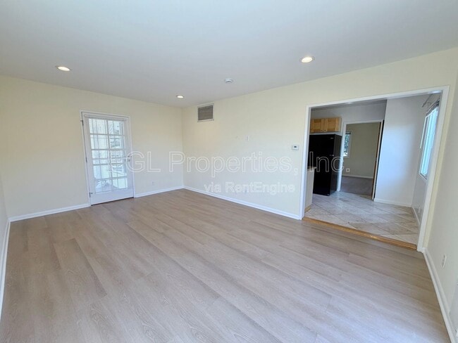 Photo - 1287 Cochran Ave Unit 1