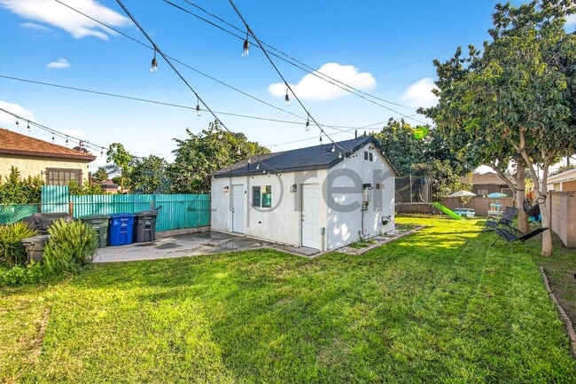 Photo - 3300 Wisconsin Ave