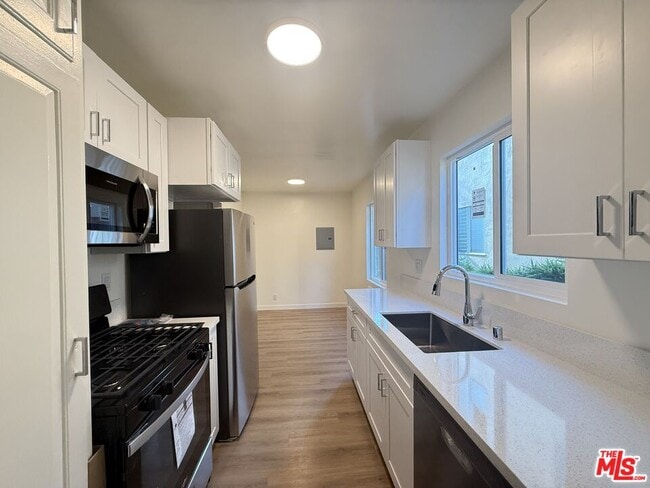 Building Photo - 1314 10th St Unit A