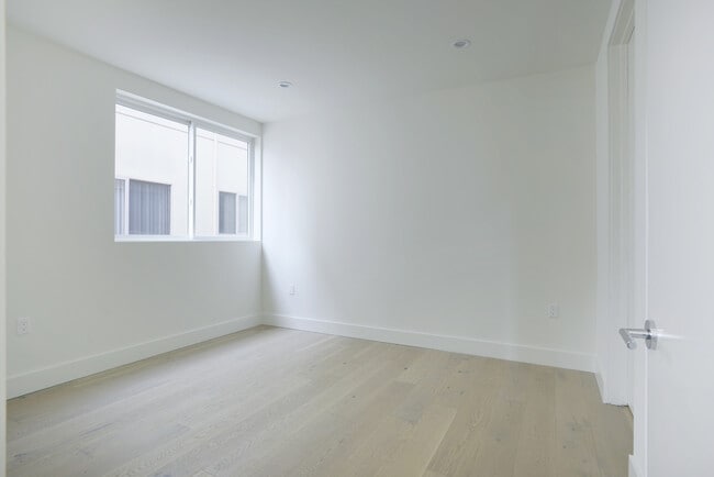 Photo - 2496 S Centinela Ave