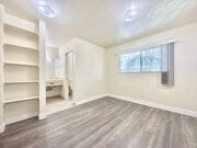 Photo - Maple Courtyard