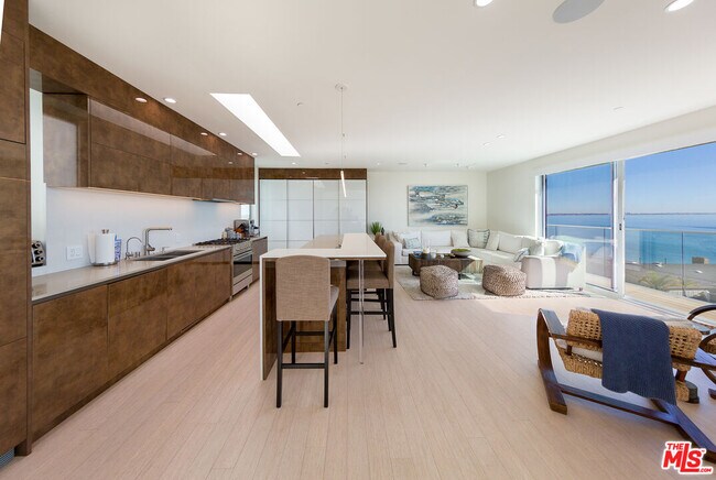 Photo - 18223 Coastline Dr