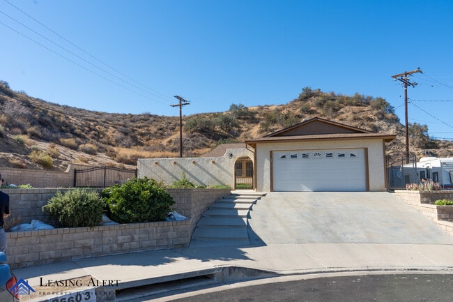 Building Photo - 26603 Berino Dr