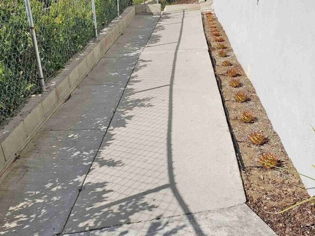 Photo - 3422 Glenalbyn Dr Unit 2