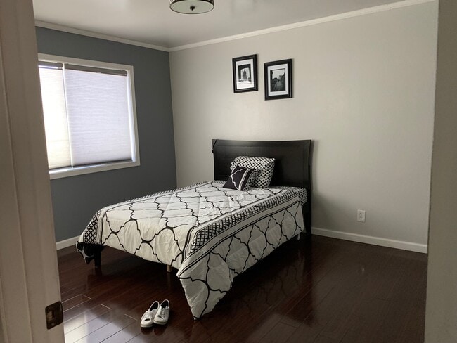 Private Bedroom - 112 N Avenue 66 Unit 17