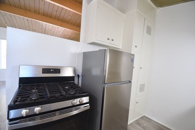 Photo - 121 W Arrellaga St Unit 006