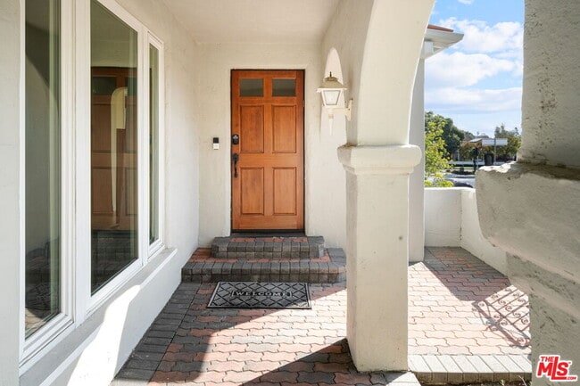 Photo - 2148 Prosser Ave