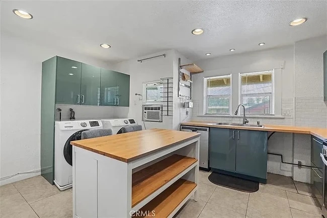 Building Photo - 418 E 14th St Unit 418 Rental