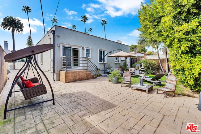 Photo - 326 N Doheny Dr