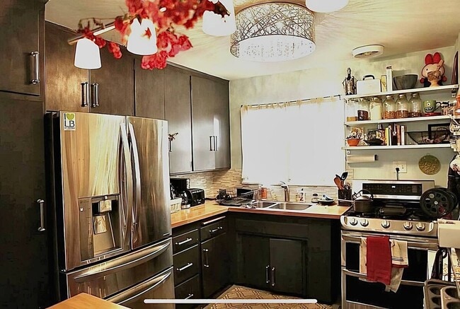 Photo - 1720 E 2nd St Unit Charming Condo By Beach