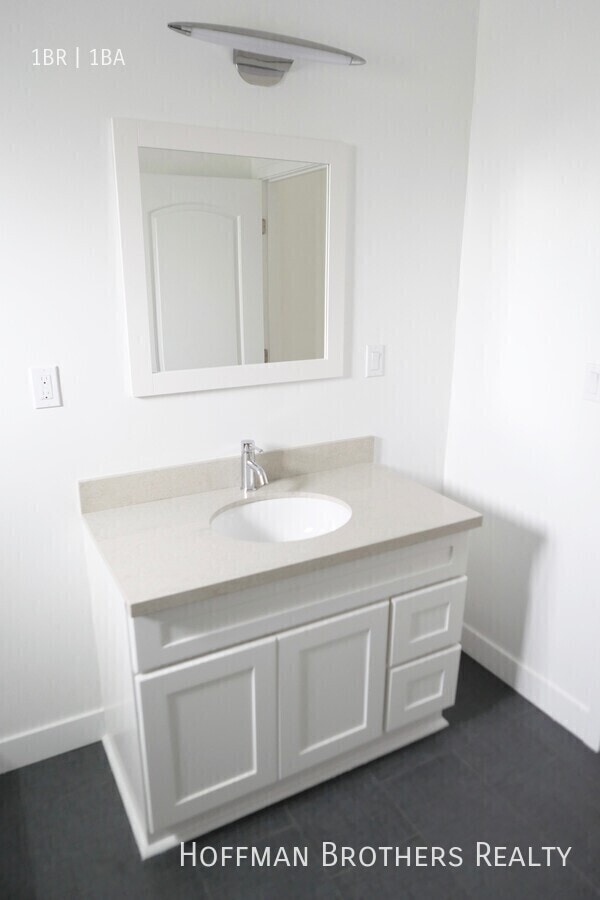 Photo - 923 W 41st Dr Unit 923 3/4