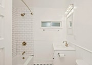 Photo - 3 Bedroom, 1 Bathroom Home – Ideal for Stu...