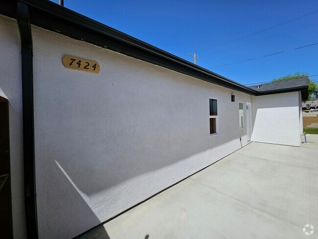 Building Photo - 7426 Denny Ave Unit 7424 Denny Rental