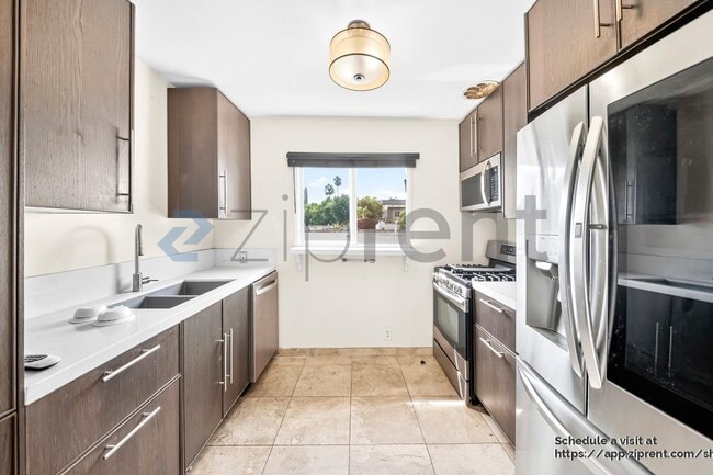 Photo - 1435 N Fairfax Ave