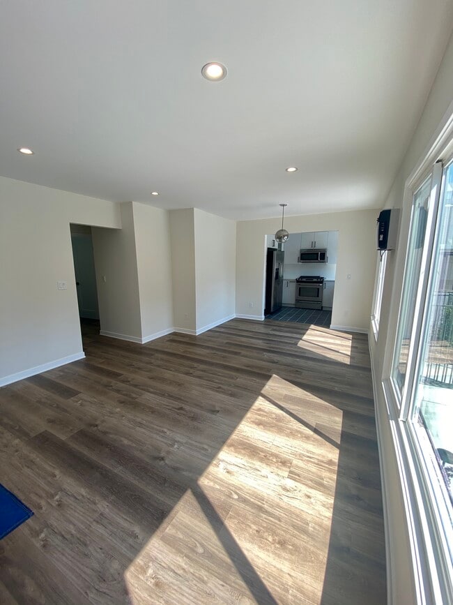 Photo - 1319 Havenhurst Dr