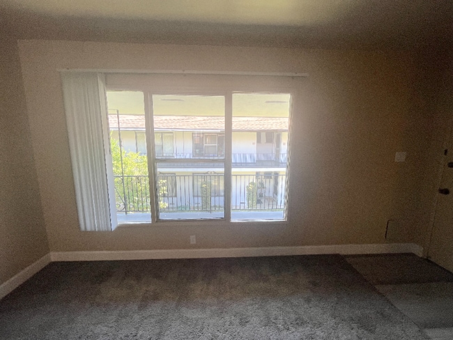 Photo - 170 S Chester Ave Unit 17