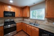 Photo - 527 Hazel St Townhome