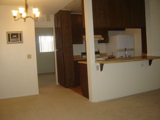 Building Photo - 3854 46th St Unit apt 5