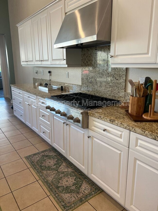 Photo - 1628 Park Run Ln