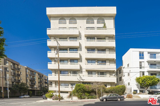 Photo - 1601 N Fuller Ave Unit 303